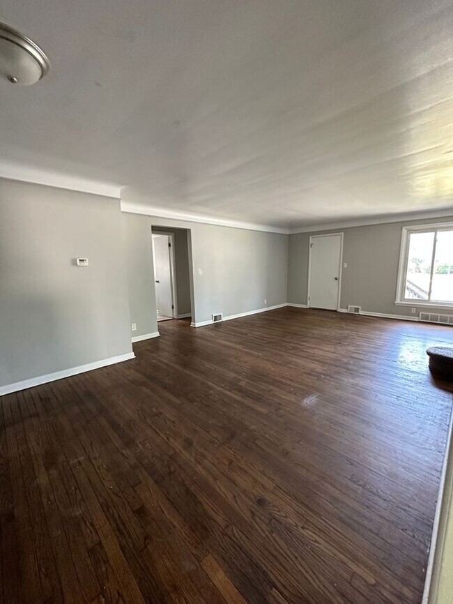 14221 Cedar Rd, South Euclid, OH 44121 Townhome Rentals in South