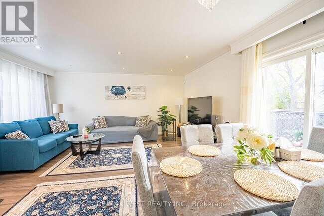 Photo du bâtiment - 235 Pleasant Ave