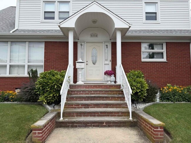 Foto del edificio - 654 Chase Ave