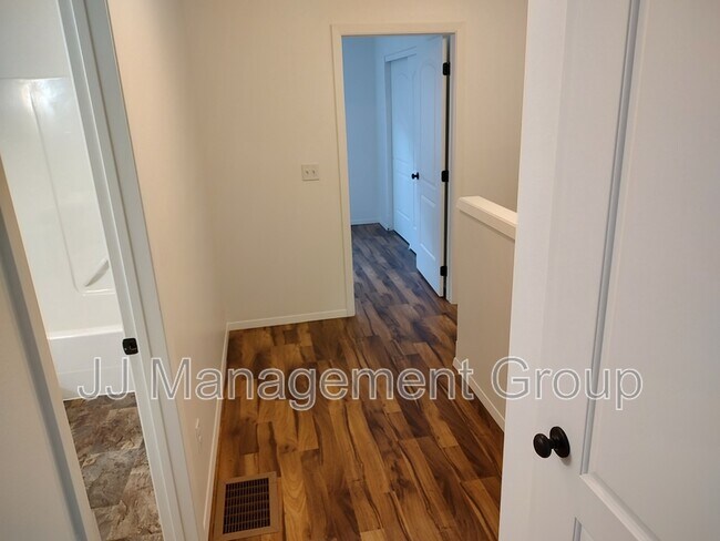 Foto del edificio - 6205 N Astor St