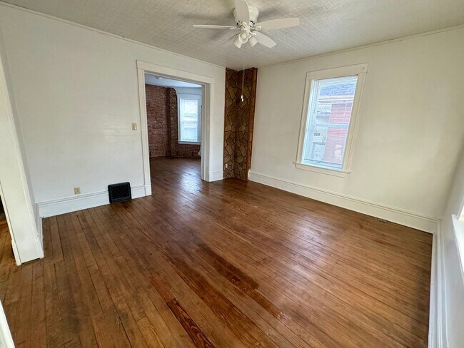 Foto del edificio - 4 Bedroom / 2 Bath House - Near SEMO's Cam...