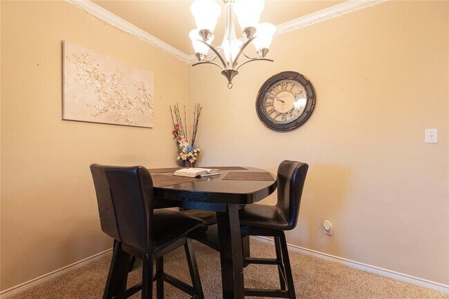 Foto del edificio - 2133 Colby Ln