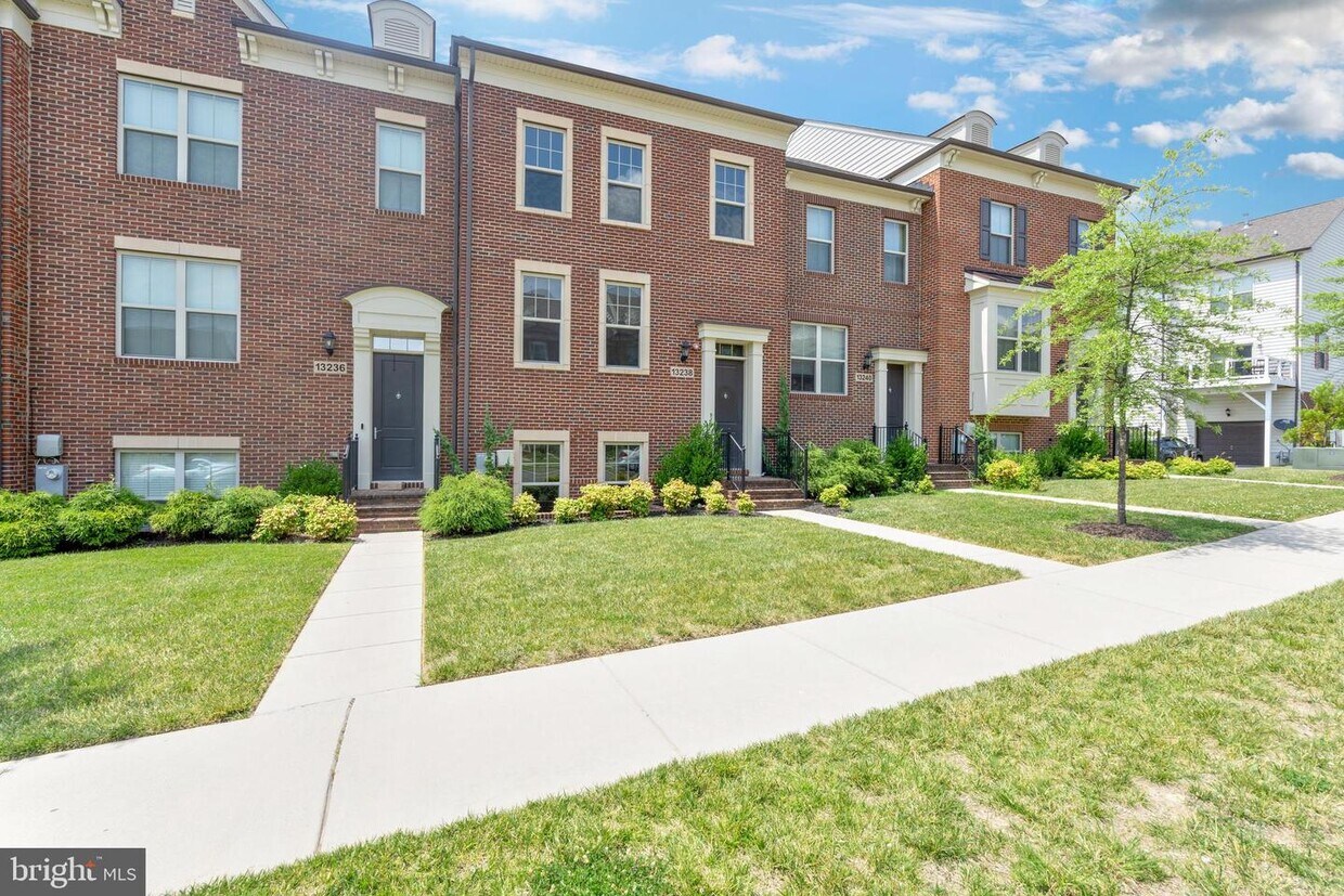 Foto principal - 13238 Tivoli Lake Blvd