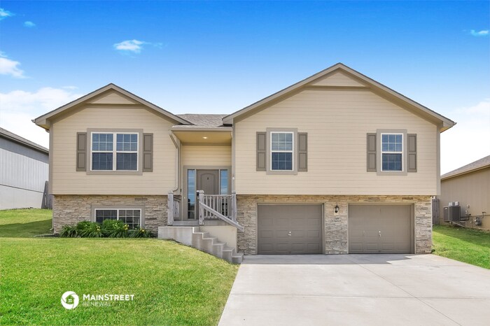 Primary Photo - 1309 NW High View Dr