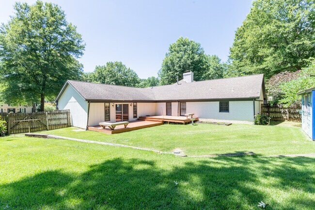 Foto del edificio - 8501 Buckthorn Dr