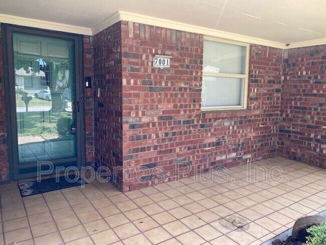 Foto del edificio - 7001 S Indianapolis Ave