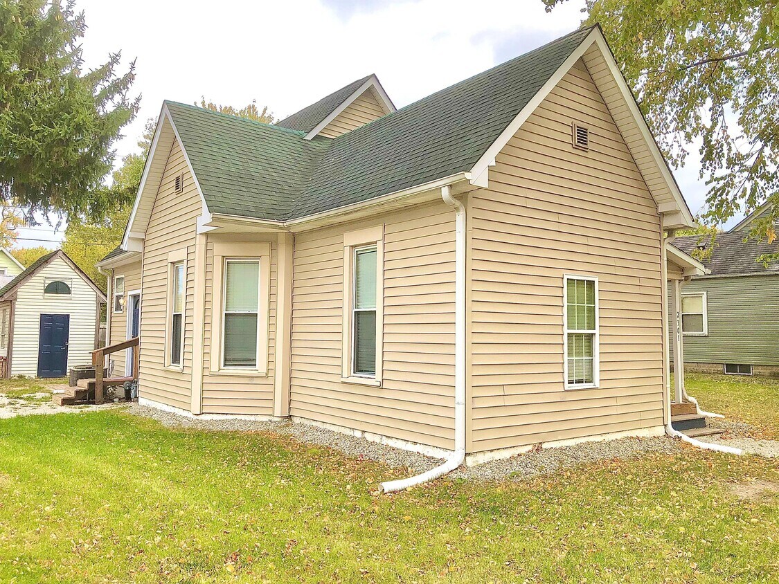 2301 Porter St, Indianapolis, IN 46231 House Rental in Indianapolis