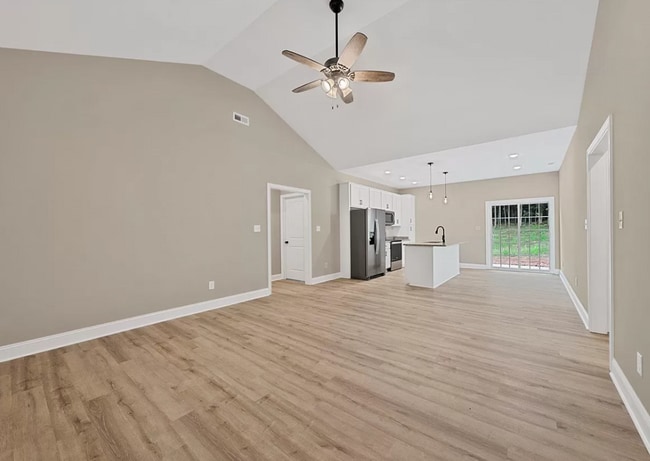 Building Photo - 2785 Cedrus Ave