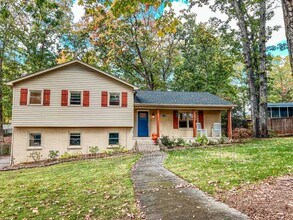 Building Photo - 219 Crestwood Dr