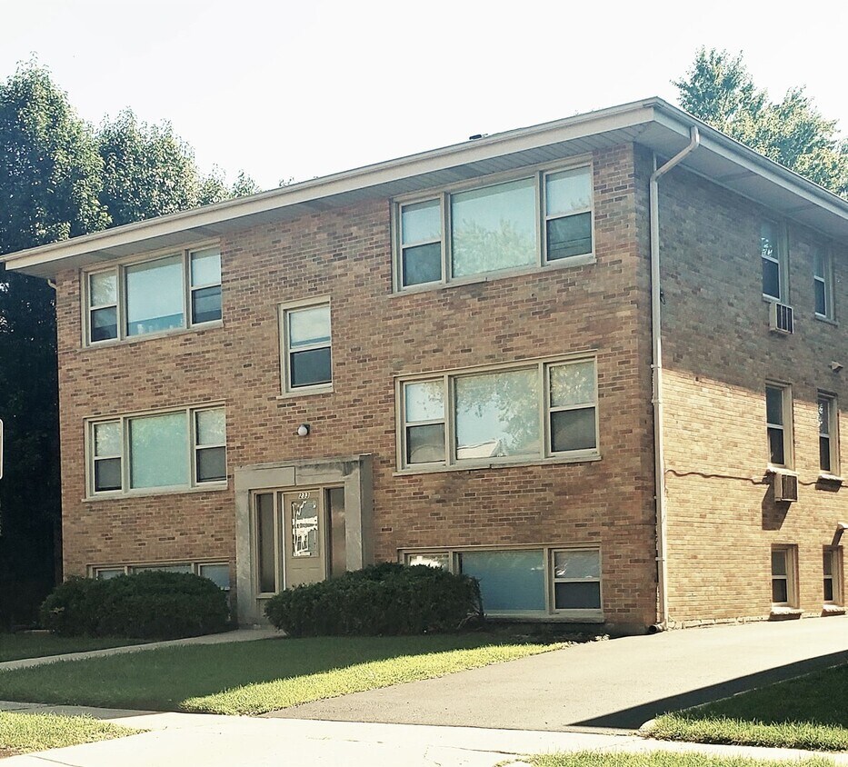 Primary Photo - 233 S Highland Ave