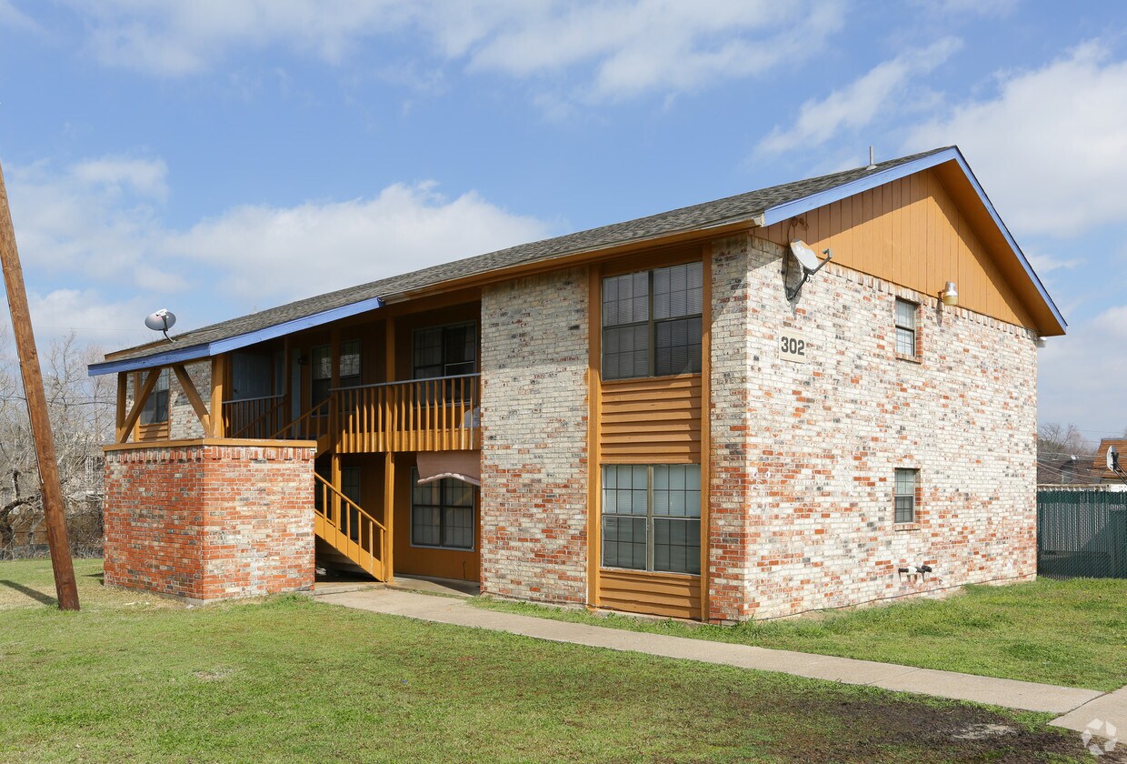 Foto principal - 302 Renfro St