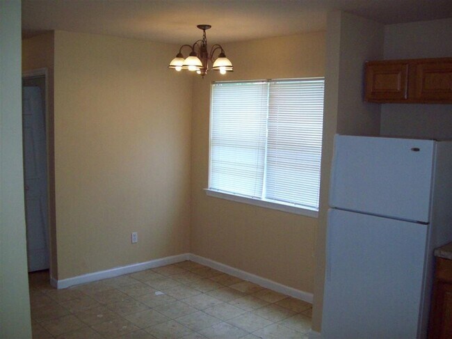 Foto del edificio - 2728 Cypress Lake St