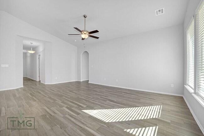 Building Photo - Naples: Your Stylish Haven in Owasso