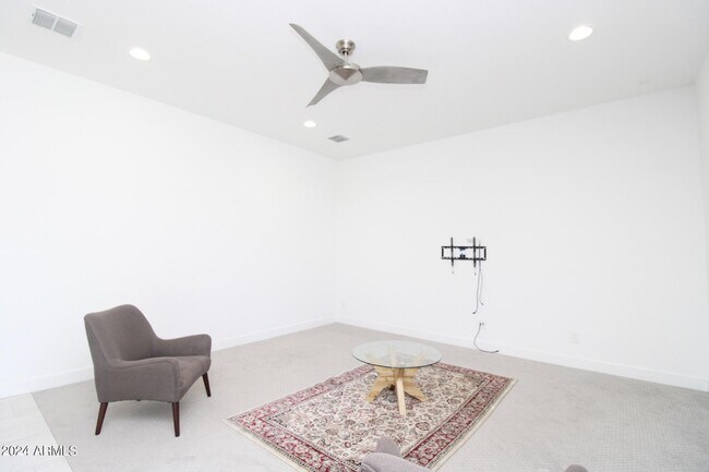 Foto del edificio - 3321 E Cashman Dr