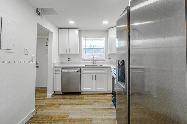 Foto del edificio - 5100 SW 64th Ave