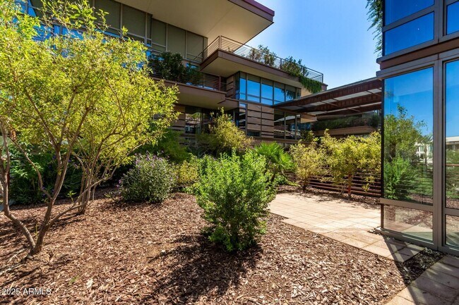 Foto del edificio - RESORT STYLE 3 BED 2.5 BATH HOME AT OPTIMA...