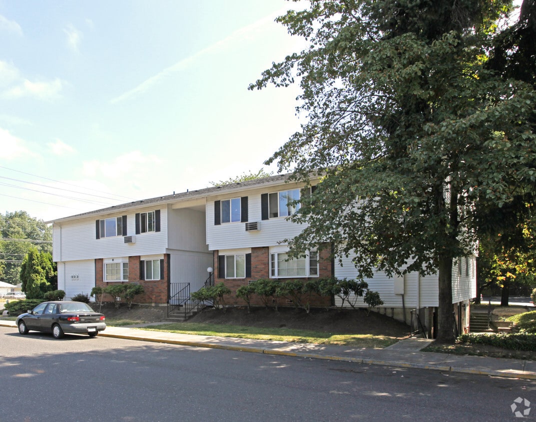 Bridge City Apartments Apartments 2500 SE 157th Ave Portland, OR