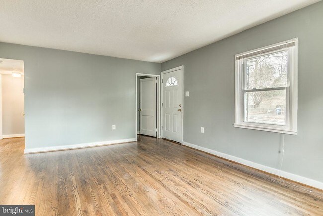 Building Photo - 6010 Rixey Dr