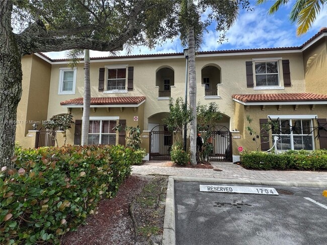 Foto del edificio - 3166 Merrick Terrace