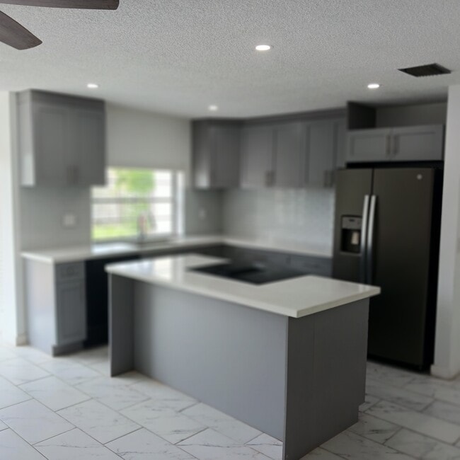 Foto del edificio - 6533 Sweet Maple Ln