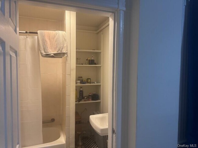 Foto del edificio - 72 Jerusalem Ave