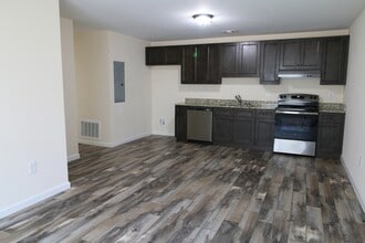 Building Photo - 110 Morris St