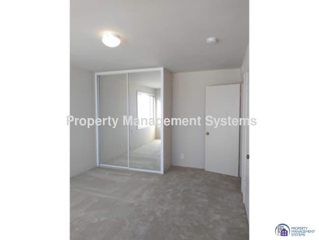 Building Photo - 50 Lupine Ave