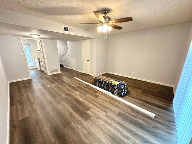 Foto del edificio - 3822 Southway Dr