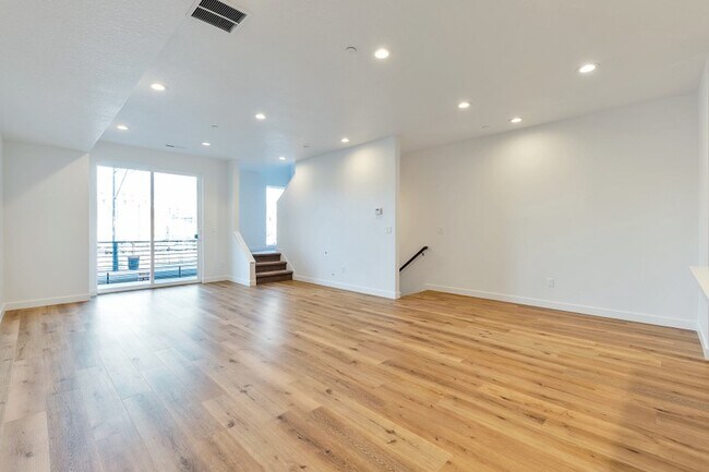 Foto del edificio - 230 W 1300 S St