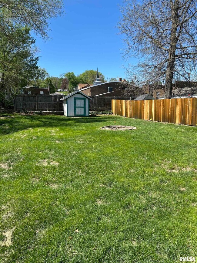 Foto del edificio - 405 Keller St