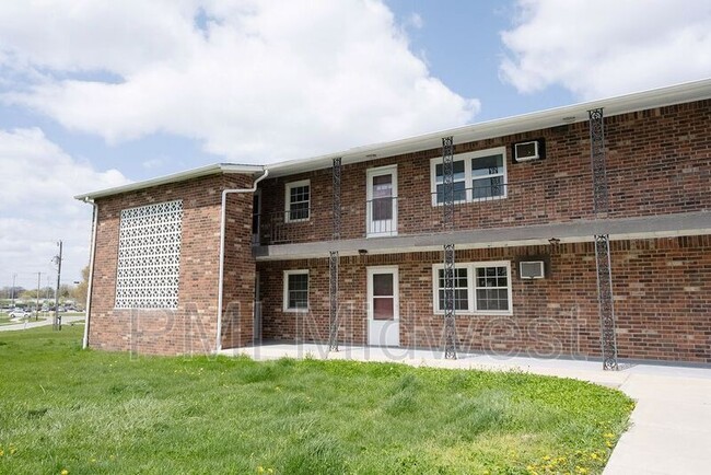 Foto del edificio - 140 Maple Park Dr