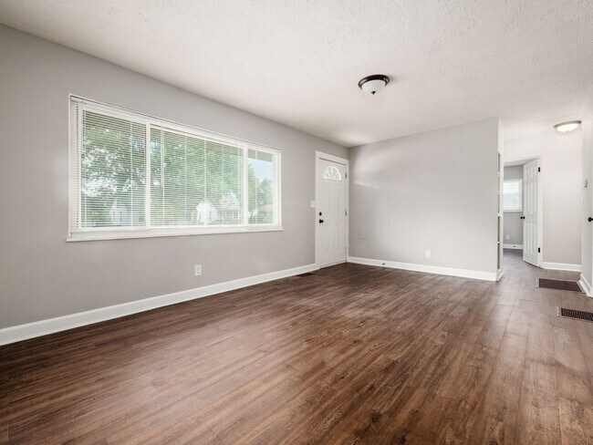Building Photo - 2480 Atwood Terrace