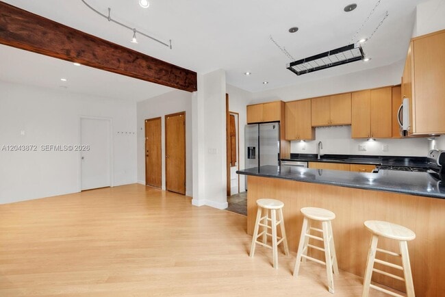 Foto del edificio - 305 Jefferson Ave