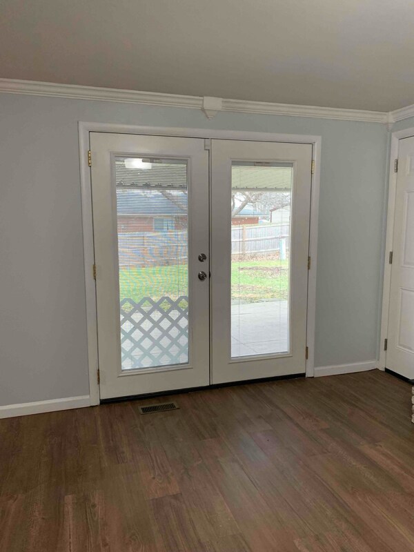 Foto del edificio - 7011 Cliffwood Pl