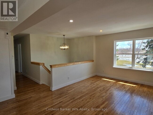 Building Photo - 7324 5 SIDE ROAD E