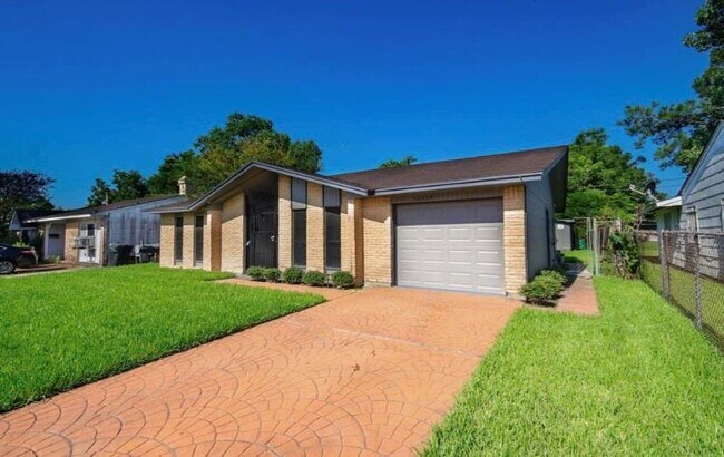 Building Photo - 12530 S Coast Dr