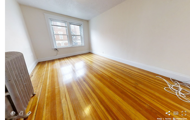 Building Photo - 8 Barrows St
