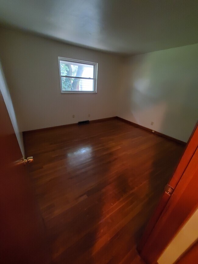 Bedroom - 1747 Oakland Park Ave