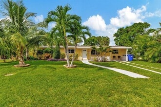 Building Photo - 925 NE 25th Ave