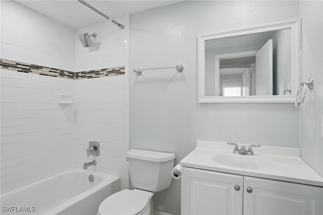 Foto principal - 170 Turtle Lake Ct