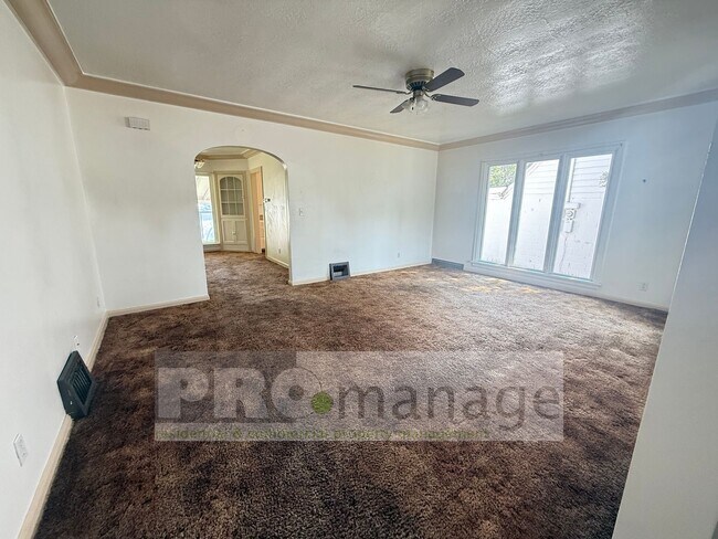 Foto del edificio - 1365 Scott Pl