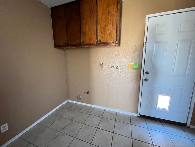 Foto del edificio - 419 W Wilson Ave