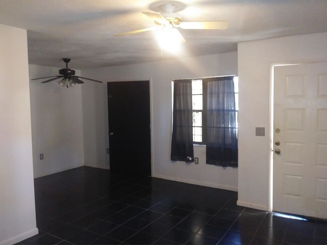 Foto del edificio - 1723 SW 68th Terrace