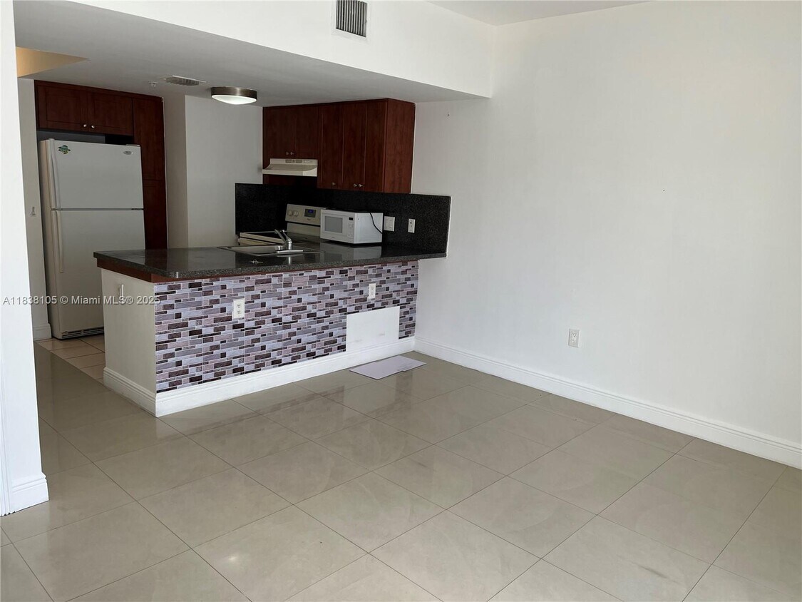 Foto principal - 1020 SW 4th St
