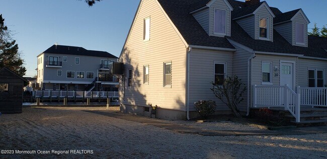 Building Photo - 39 Wilkins Rd