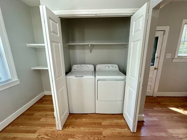 Foto del edificio - Newly Renovated 2 Bedroom 1 Bathroom Home