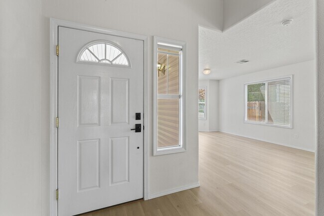 Foto del edificio - 3589 N Chatterton Way