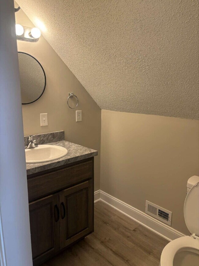 Foto del edificio - UNIQUE !  3-Bed Home with Scenic Views in ...
