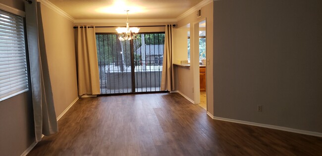 Dining room to deck - 4634 Woodman Ave