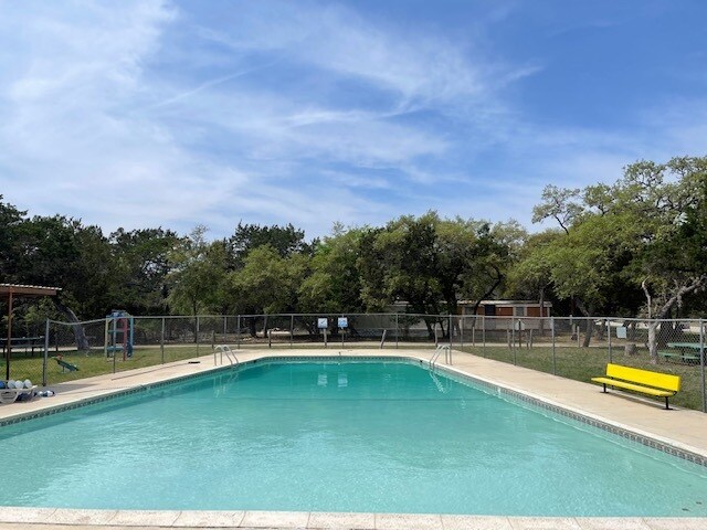 Foto del edificio - 244 Breezy Ln